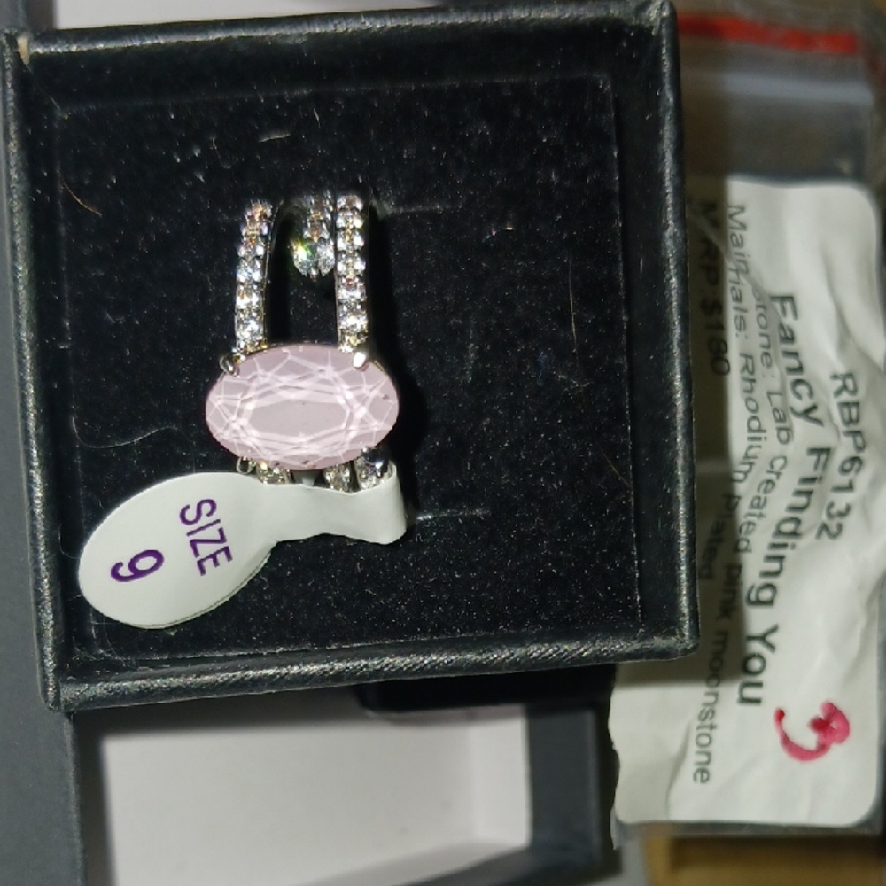 Elegant Pink and Silver Women's Ring